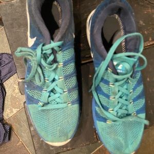 nike beat running shoes